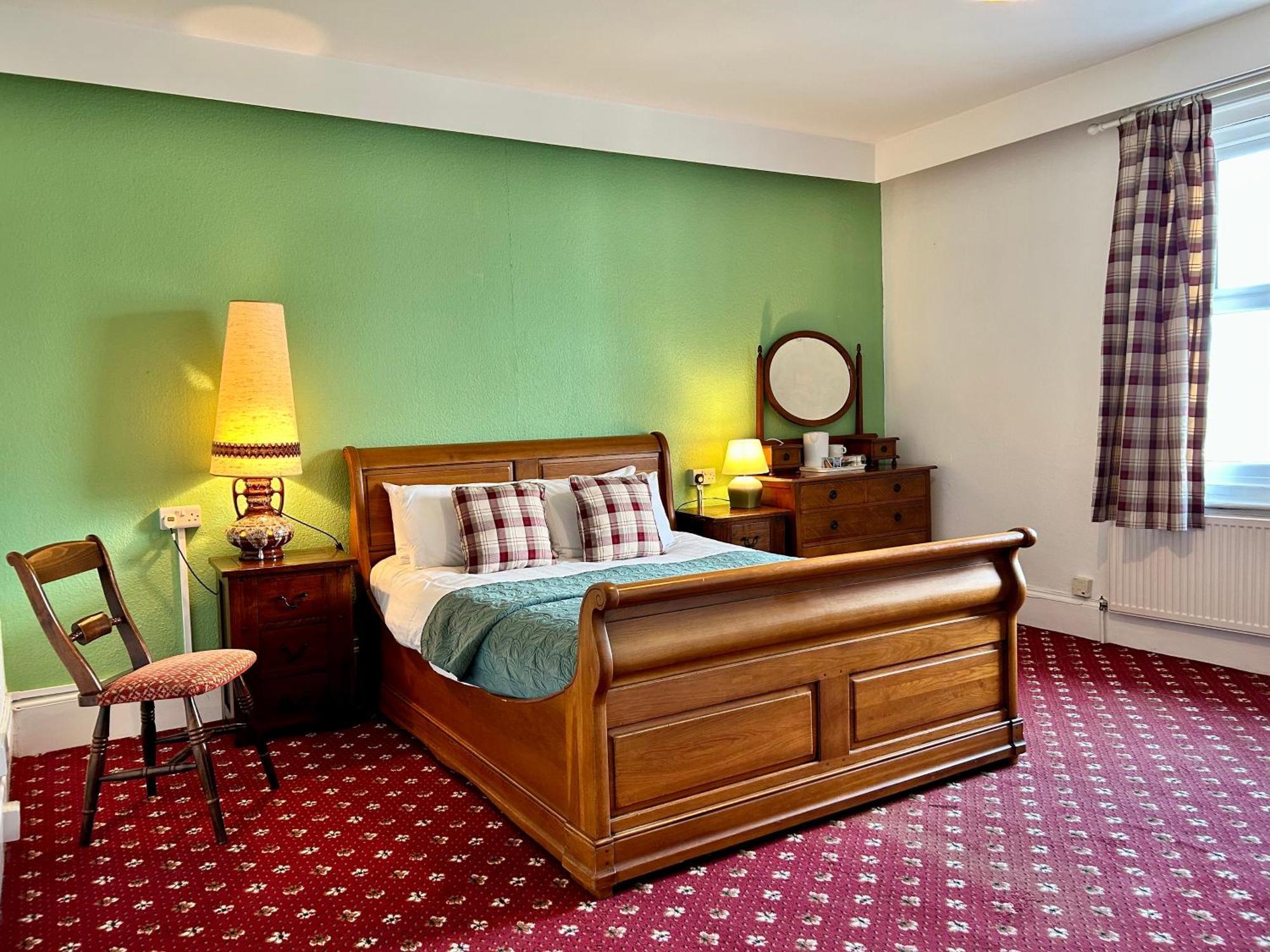 Clarence Quarters Self-Catering Guest House 포츠머스 외부 사진