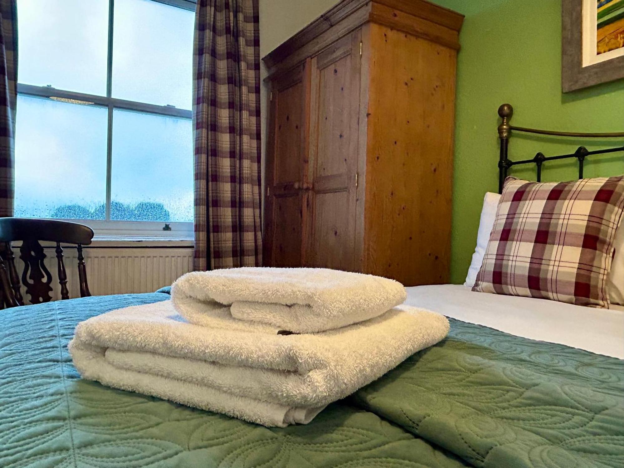 Clarence Quarters Self-Catering Guest House 포츠머스 외부 사진