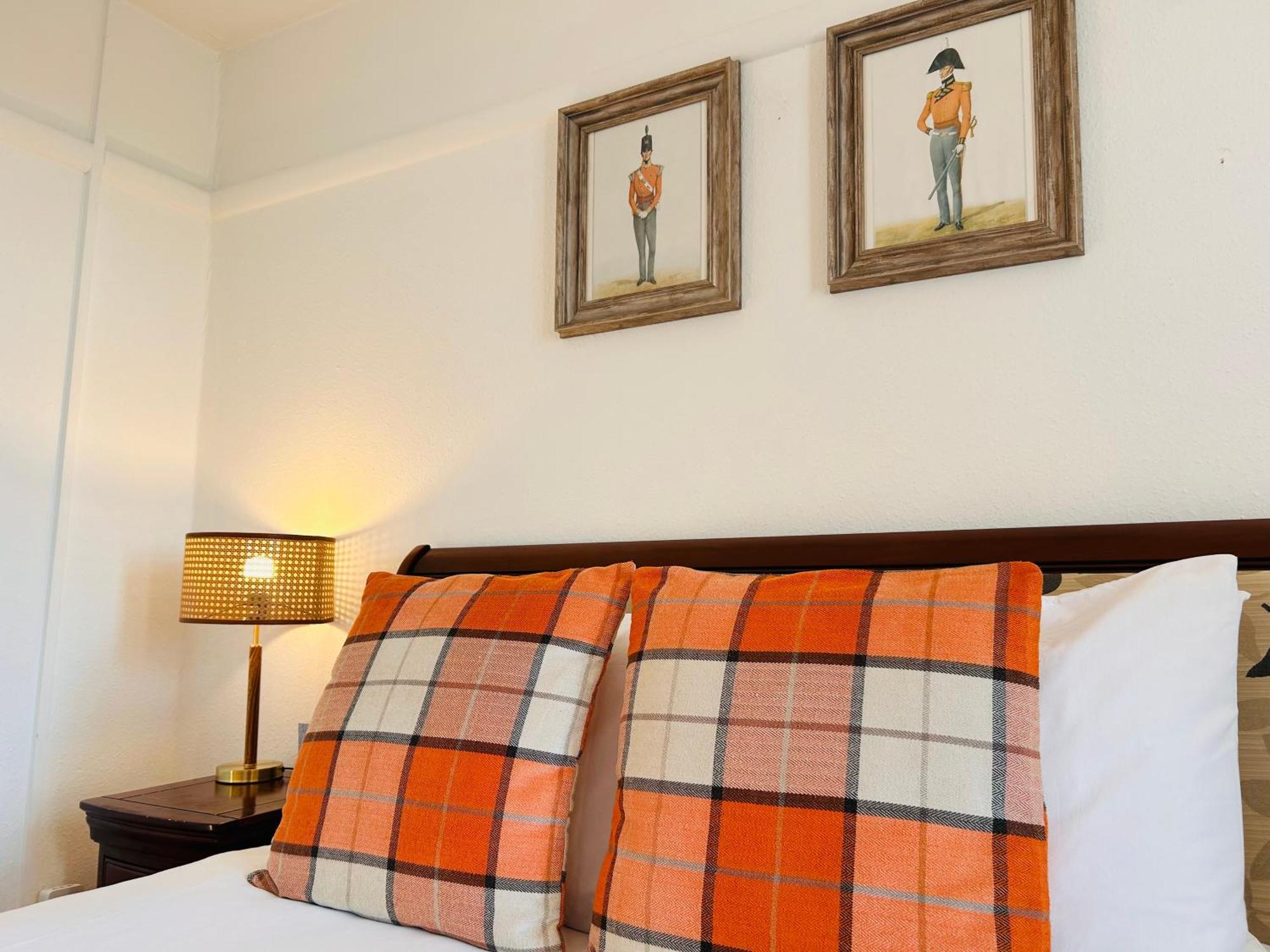 Clarence Quarters Self-Catering Guest House 포츠머스 외부 사진