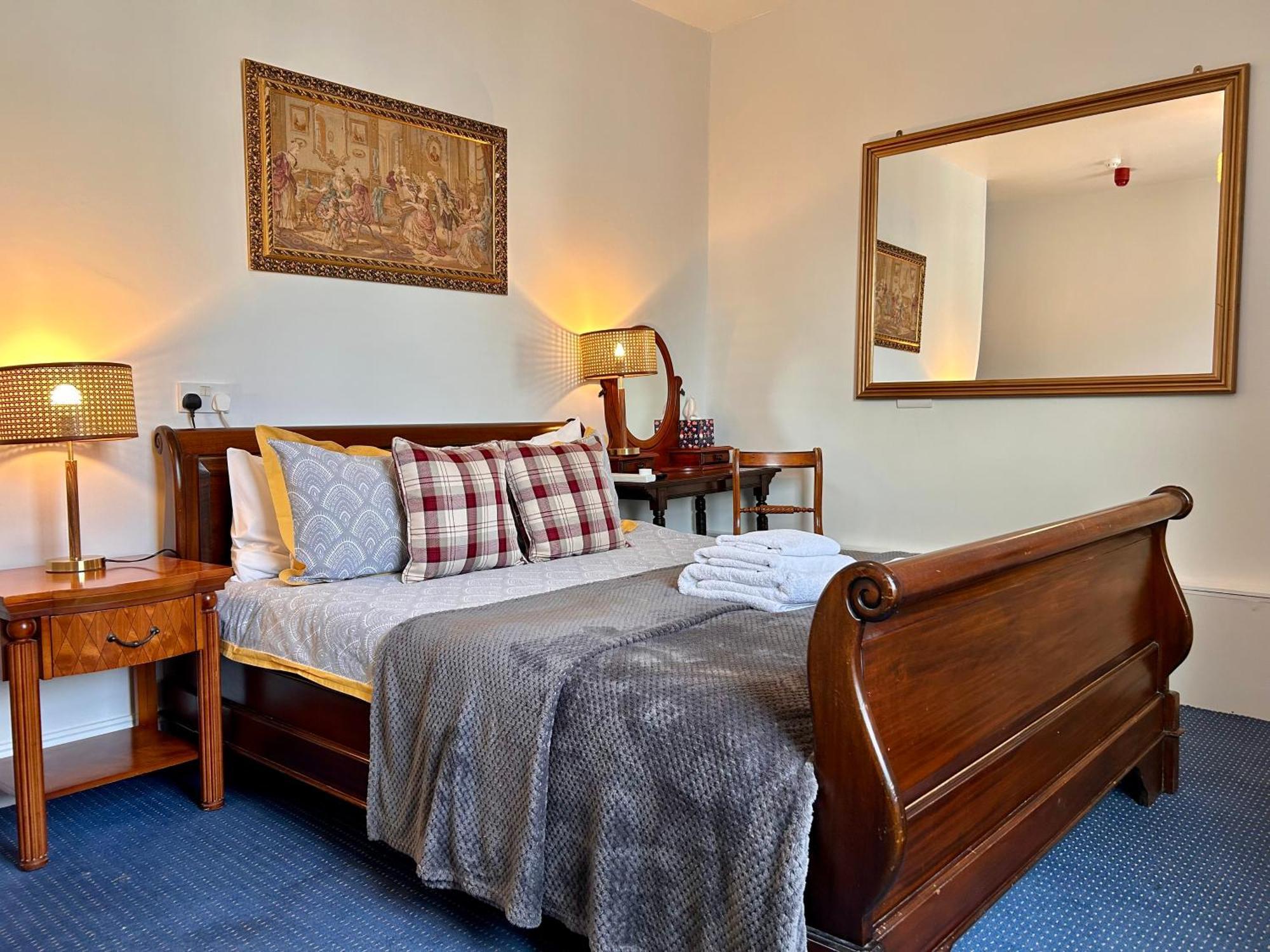 Clarence Quarters Self-Catering Guest House 포츠머스 외부 사진