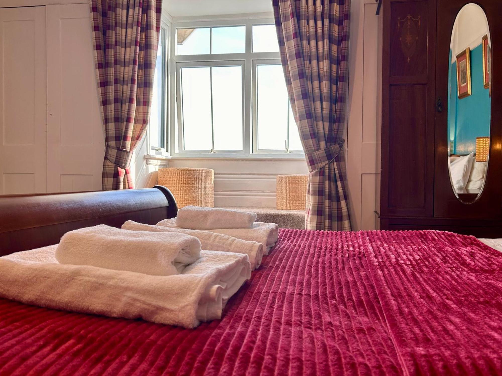Clarence Quarters Self-Catering Guest House 포츠머스 객실 사진